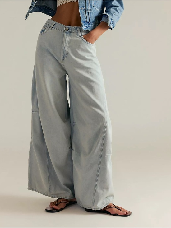 Free People Denim - NWT Free People Westward Demi Barrel Jeans Light Blue 26